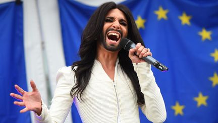 Conchita Wurst devant le Parlement Européen le 8 octobre 2014
 (Emmanuel Dunand/AFP)