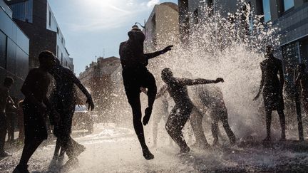 En période de canicule, la consommation d'eau augmente fortement et sollicite beaucoup les réseaux des opérateurs.&nbsp; (AURELIEN MORISSARD / MAXPPP)