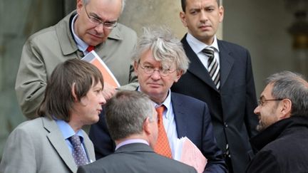 B Thibault (CGT), BV Craeynest (CFE-CGC), JC Mailly (FO), F Chereque (CFDT) sortant de l'Elysée, le 10 mai 2010. (AFP - Lionel Bonaventure)