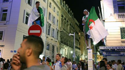 &nbsp; (La soirée de dimanche a été animée, comme ici à Marseille, ou plus violente, comme à Lyon © MaxPPP)