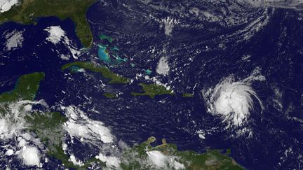 Photo satellite de la temp&ecirc;te tropicale Gonzalo, le 13 octobre 2014. (NASA GOES PROJECT / AFP)