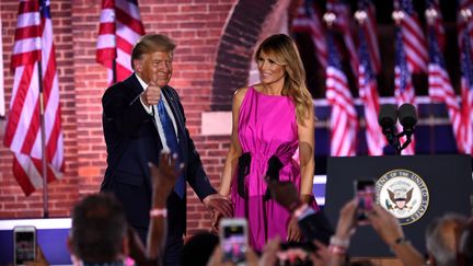 Donald Trump et Melania Trump lors de la convention républicaine, le 26 août 2020 à Baltimore (Maryland). (SAUL LOEB / AFP)