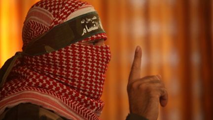 Abou Obeida, porte-parole des&nbsp;Brigades Ezzedine al-Qassam, le bras arm&eacute; du Hamas, lors d'une conf&eacute;rence de presse, le 3 juillet 2014, &agrave; Gaza.&nbsp; (MAJDI FATHI / NURPHOTO)