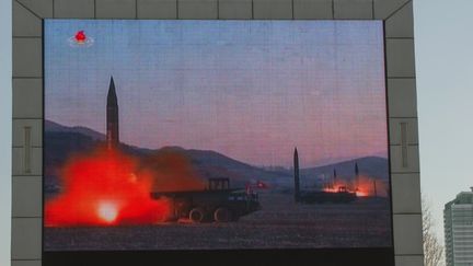 Tirs de missiles, le 7 mars 2017. (KIM WON-JIN / AFP)