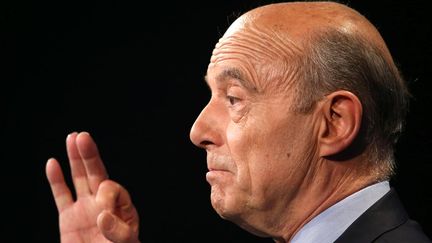 &nbsp; (Alain Juppé sur tous les fronts © REUTERS / Charles Platiau)