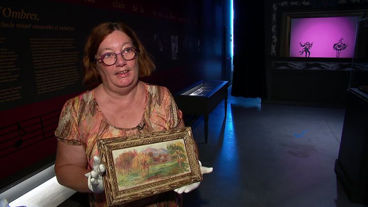 Sophie Brégeaud-Romand, la conservatrice des musées de Châtellerault connaît l'existence de ce tableau depuis le legs effectué en 2002 par la famille qui possédait cette oeuvre. (S. Bourin / France Télévisions)