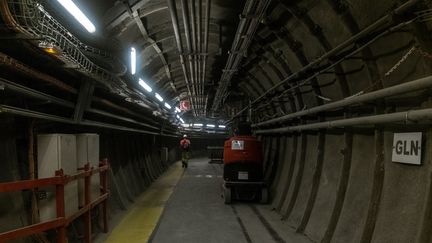 Dans le laboratoire de l'Andra, à Bure, mardi 19 avril 2016.&nbsp; (MARIE-ADELAÏDE SCIGACZ / FRANCETV INFO)