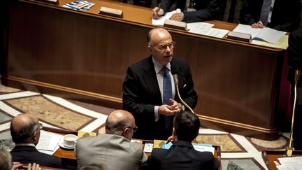 Le ministre de l'Intérieur, Bernard Cazeneuve à l'Assemblée nationale&nbsp;le 6 octobre 2015 (CITIZENSIDE/ YANN KORBI / AFP)