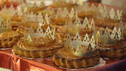 La tradition veut que l'on partage la galette pour l'Epiphanie, qui c&eacute;l&egrave;bre l'arriv&eacute;e des Rois Mages aupr&egrave;s de J&eacute;sus. (GETTY IMAGES / PHOTONONSTOP RM)