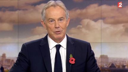 L'ancien Premier ministre britannique Tony Blair invit&eacute; du journal de France 2 le 5 novembre 2014 (FRANCE 2)