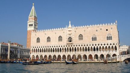 Vol spectaculaire de bijoux à Venise