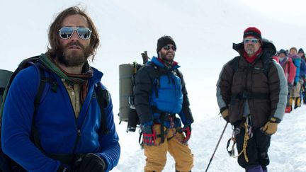 Les acteurs de "Everest" avec Jake Gyllenhaal au premier plan.
 (Universal Pictures International France)