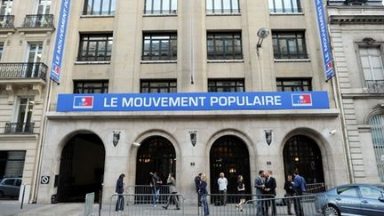 Siège de l'UMP, rue de la Boétie à Paris (AFP PHOTO / LIONEL BONAVENTURE)