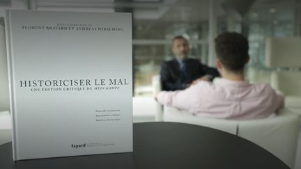 "Mein&nbsp;Kampf"&nbsp;va être réédité en France par Fayard, (Capture d'écran Franceinfo)