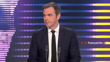 Olivier Véran, ministre des Solidarités et de la Santé, était mercredi 16 mars l’invité du 8h30 franceinfo.&nbsp; (FRANCEINFO / RADIOFRANCE)