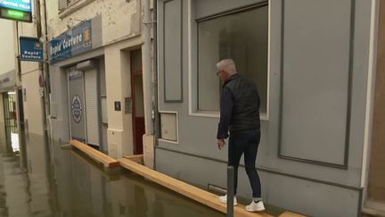 Inondations en Charente-Maritime : les évacuations ont lieu à Saintes