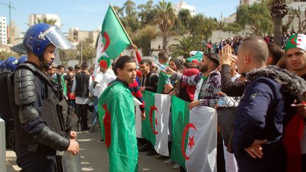 Une manifestation de jeunes contre le président Bouteflika à Oran, en Algérie, le 5 mars 2019. (- / AFP)