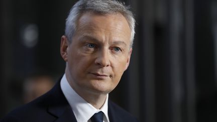 Le ministre de l'Economie, Bruno Le Maire, lors d'une conférence de presse sur l'affaire Lactalis, à Paris, le 12 janvier 2018. (PATRICK KOVARIK / AFP)