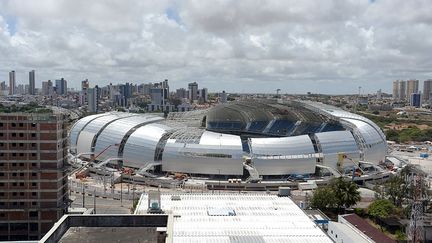 Le stade, dont la rénovation a débuté en août 2011, a été achevé avec un an et demi de retard pour 121 millions d'euros. Inauguré le 22 janvier, il le seul stade entièrement finalisé. 42.000 spectateurs y sont attendus. (REUTERS / Sergio Moraes)