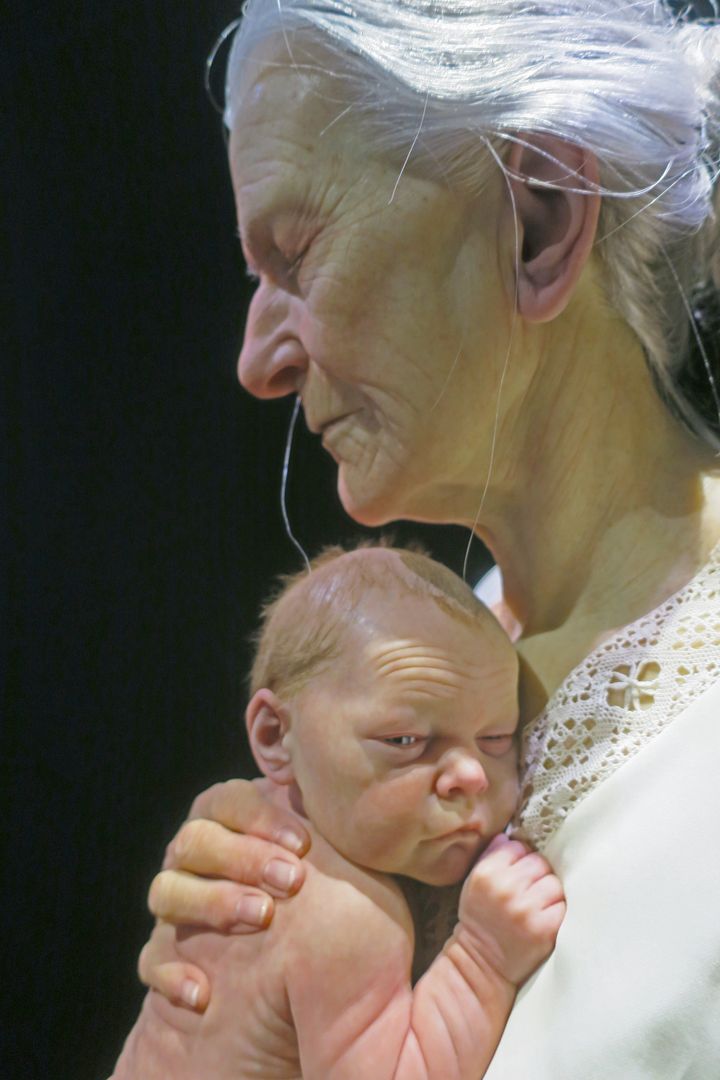 Woman and Child Sam Jinks&nbsp;&nbsp; (@Christophe Airaud)