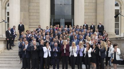 Marine Le Pen, entourée des députés Rassemblement national, à&nbsp;l'Assemblee nationale&nbsp;le 22 juin 2022. (VINCENT ISORE / MAXPPP)