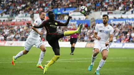 Bacary Sagna contre Swansea  (ADRIAN DENNIS / AFP)