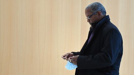 L'avocat Charles Nicolas, au palais de justice de Paris, le 2 septembre 2020.&nbsp; (ALAIN JOCARD / AFP)