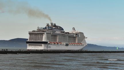 Le&nbsp;MSC Meraviglia de la compagnie&nbsp;MSC&nbsp;croisières, le 5 mai 2018, à Dublin en Irlande. (ARTUR WIDAK / NURPHOTO / AFP)