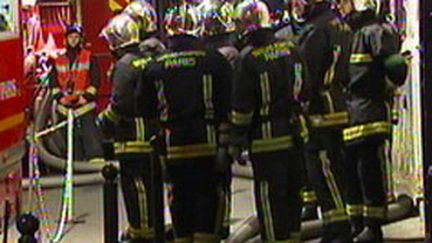 130 pompiers sont intervenus pour lutter contre le sinistre dans le XVIIe arrondissement de Paris (France 2)