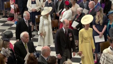 À l'occasion du jubilé de platine de la reine Elizabeth II, une messe a été célébrée, vendredi 3 juin. À 96 ans et fatiguée, la souveraine n'a pas pu y assister.&nbsp; (FRANCE 3)