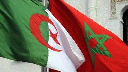 Drapeaux algérien et marocain. (FAROUK BATICHE / AFP)