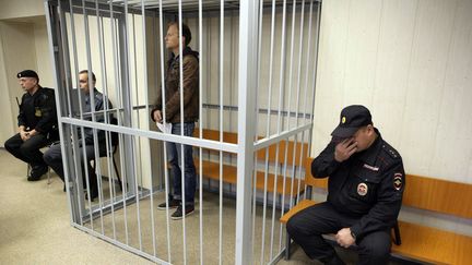 Le photographe&nbsp;Denis Sinyakov, jug&eacute; &agrave; Mourmansk (Russie), le 26 septembre 2013. (IGOR PODGORNY / GREENPEACE INTERNATIONAL / AFP)