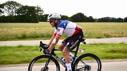 Florian Sénéchal a vécu une dernière semaine incroyable. Après avoir été sacré champion de France, il a été séléctionné à la dernière minute par son équipe Quick-Step Alfa Vinyl à la suite d'un forfait au sein de son équipe.