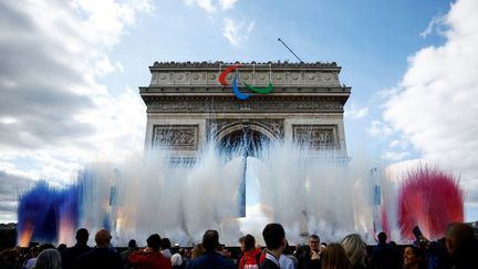 DIRECT. Suivez la parade des athlètes olympiques et paralympiques français sur les Champs-Elysées