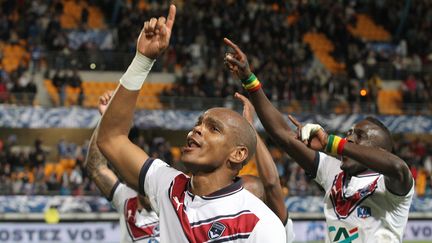 Des joueurs de Bordeaux apr&egrave;s leur victoire face &agrave; Troyes, lors de la demi-finale de la Coupe de France, &agrave; Troyes (Aube), le 14 mai 2013. (FRANÇOIS NASCIMBENI / AFP)