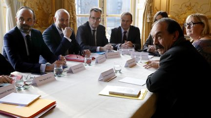 Le secrétaire général de la CGT, Philippe Martinez, est reçu par le Premier ministre, Edouard Philippe, le 18 décembre 2019 à Matignon. (THOMAS SAMSON / AFP)