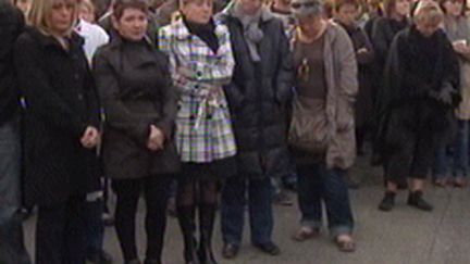 Rassemblement des salariés de Thalès, lundi 26 octobre, après le suicide d'une de leurs collègues. (© France 3)