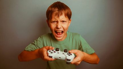 &nbsp; (Jeune "gamer addict" ...© Fotolia)