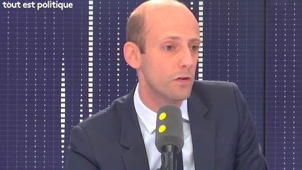 Le député Stanislas Guérini, porte-parole du groupe La République en marche, invité de "Tout est politique" jeudi 31 août 2017. (FRANCEINFO)