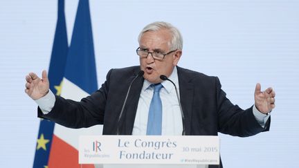 Jean-Pierre Raffarin lors du congr&egrave;s des R&eacute;publicains, le 30 mai 2015, &agrave; Paris. (STEPHANE DE SAKUTIN / AFP)