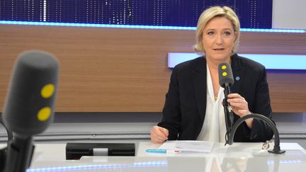 Marine Le Pen sur Macron et les dossiers Alstom et SFR : "les intérêts privés sont plus importants que l’intérêt national" #8h30Aphatie