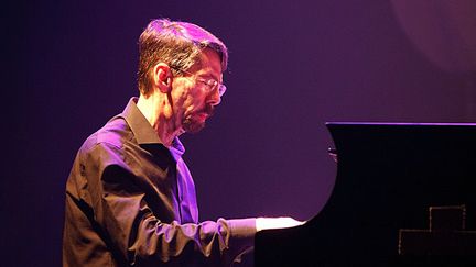 Fred Hersch sur la scène du Théâtre de Coutances (26 mai 2017)
 (Isabelle Laurence)