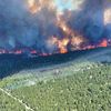 Le feu de forêt "Sparks Lake" (Colombie-Britannique, Canada), vu du ciel, le 29 juin 2021. (BC WILDFIRE SERVICE / AFP)