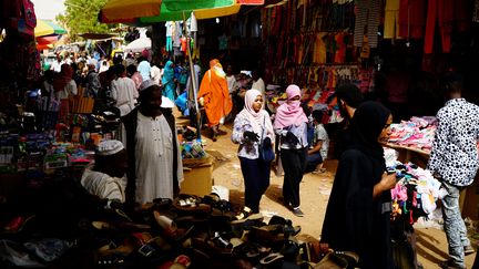 Vue d'un marché de Khartoum, la capitale du Soudan, le 24 juin 2019. (UMIT BEKTAS / REUTERS)