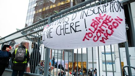 Début décembre, des étudiants de l'université de Tolbiac à Paris protestaient contre l'augmentation des frais d'inscriptions pour les étrangers non-européens à la rentrée prochaine. (ALEXIS SCIARD  / MAXPPP)