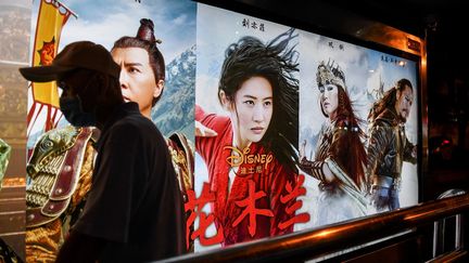 La sortie du film de Disney Mulan s'accompagne de plusieurs polémiques (illustration) (GREG BAKER / AFP)