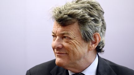 Le pr&eacute;sident de l'UDI, Jean-Louis Borloo, en conf&eacute;rence de presse, le 6 mai 2013 &agrave; Paris. (BERTRAND GUAY / AFP)