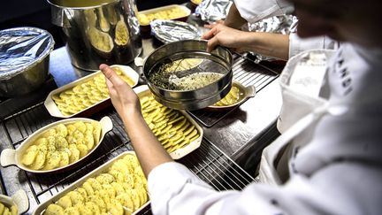 Face aux ouvertures de restaurants clandestins, "notre image est dégradée",&nbsp;se désole&nbsp;Hubert Jan. Photo d'illustration.&nbsp; (CHRISTOPHE ARCHAMBAULT / AFP)