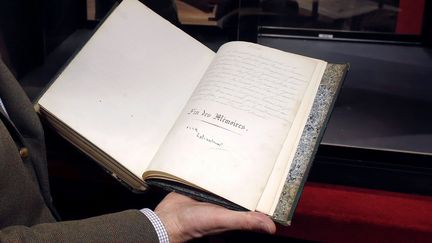 Le manuscrit des "Mémoires d'outre-tombe" de Chateaubriand
 (THOMAS SAMSON / AFP)