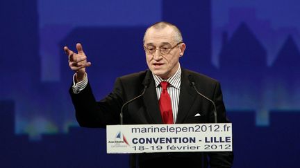 Paul-Marie Coûteaux lors d'un meeting du Front national, à Lille, le 19 février 2012. (MAXPPP)